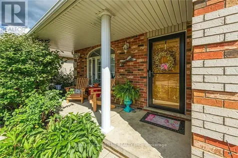 64 Caledonia Avenue Haldimand ON N3W 2M9