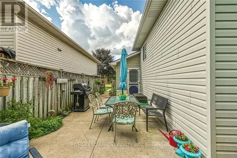 64 Caledonia Avenue Haldimand ON N3W 2M9