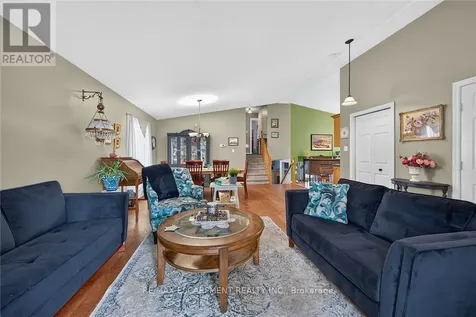 64 Caledonia Avenue Haldimand ON N3W 2M9