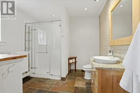 140 Peter Street Kitchener ON N2G 3K5