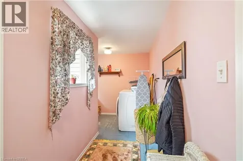 3 Brighton Avenue Brantford ON N3S 1V5