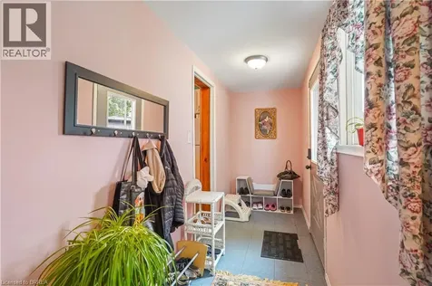 3 Brighton Avenue Brantford ON N3S 1V5