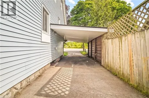 3 Brighton Avenue Brantford ON N3S 1V5