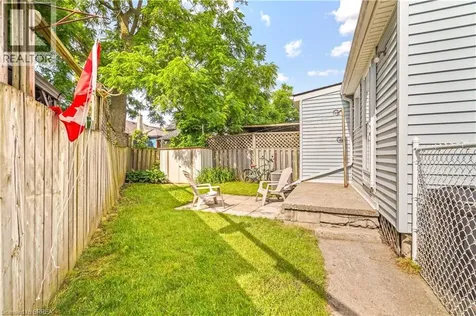 3 Brighton Avenue Brantford ON N3S 1V5
