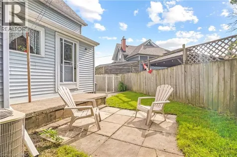 3 Brighton Avenue Brantford ON N3S 1V5