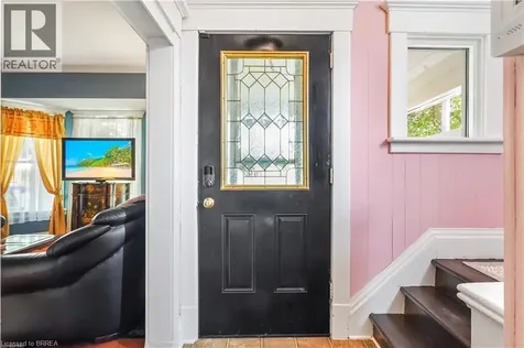 3 Brighton Avenue Brantford ON N3S 1V5