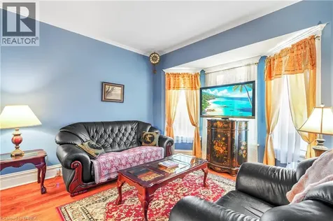 3 Brighton Avenue Brantford ON N3S 1V5