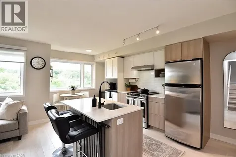 1135 Cooke Boulevard Burlington ON L7T 0C3