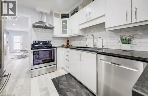 10 Isherwood Avenue Cambridge ON N1R 8L5
