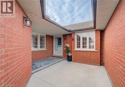 10 Isherwood Avenue Cambridge ON N1R 8L5
