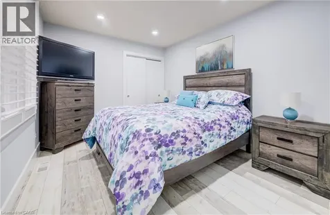 10 Isherwood Avenue Cambridge ON N1R 8L5