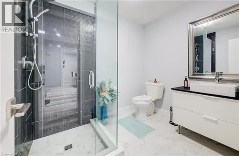 10 Isherwood Avenue Cambridge ON N1R 8L5