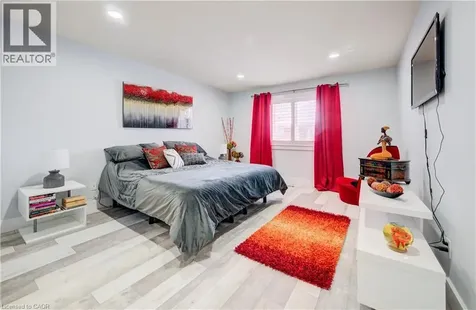 10 Isherwood Avenue Cambridge ON N1R 8L5