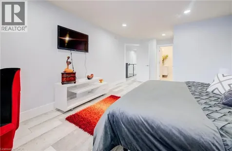 10 Isherwood Avenue Cambridge ON N1R 8L5