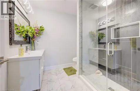 10 Isherwood Avenue Cambridge ON N1R 8L5