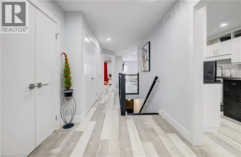 10 Isherwood Avenue Cambridge ON N1R 8L5