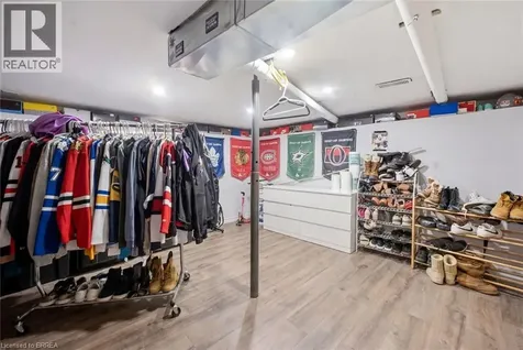 141 East Avenue Brantford ON N3S 3M3