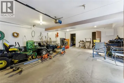 46 Tutela Heights Brantford ON N3T 1A1