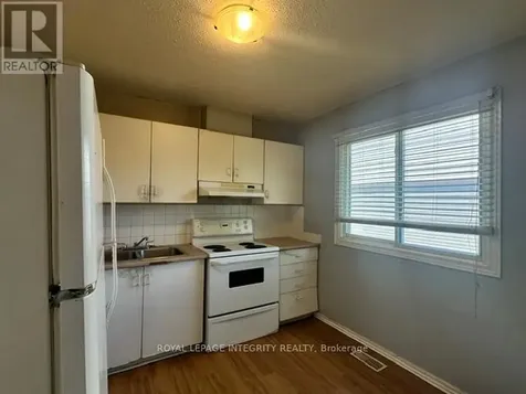 3564 Aladdin Lane Ottawa ON K1T 1E2