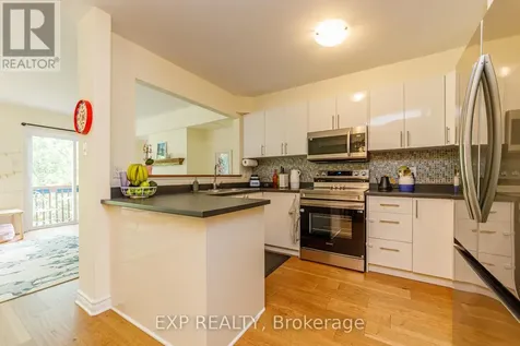172 Parkrose Private Ottawa ON K4A 0N8