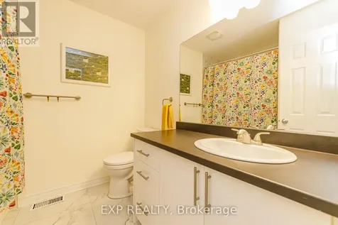 172 Parkrose Private Ottawa ON K4A 0N8