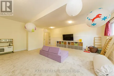 172 Parkrose Private Ottawa ON K4A 0N8