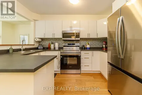 172 Parkrose Private Ottawa ON K4A 0N8