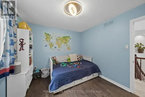 11 Bracewood Way Ottawa ON K2J 4Y3