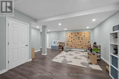 11 Bracewood Way Ottawa ON K2J 4Y3