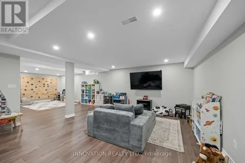 11 Bracewood Way Ottawa ON K2J 4Y3