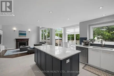 11 Bracewood Way Ottawa ON K2J 4Y3