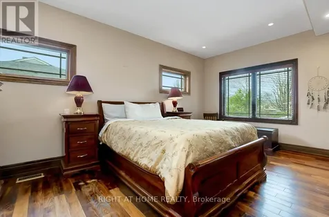 1271 Field Street Ottawa ON K2C 2P9