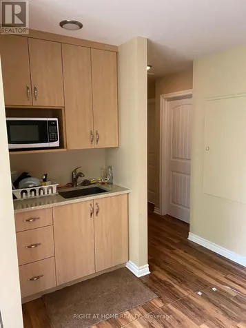 1271 Field Street Ottawa ON K2C 2P9