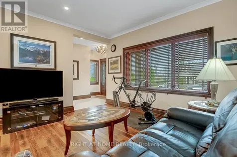 1271 Field Street Ottawa ON K2C 2P9