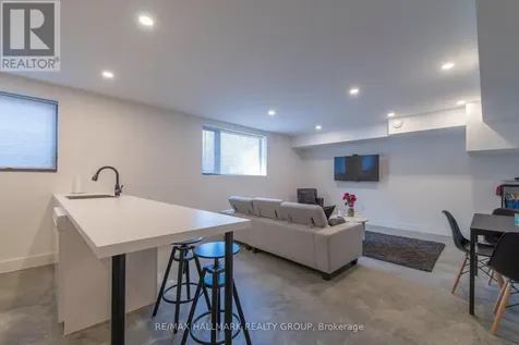 49 Chippewa Avenue Ottawa ON K2G 1X8
