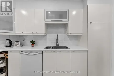 1446 Deavy Way Ottawa ON K1E 2W8