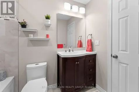 1446 Deavy Way Ottawa ON K1E 2W8