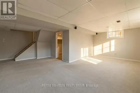 37 Stitt Street Ottawa ON K2S 0R5