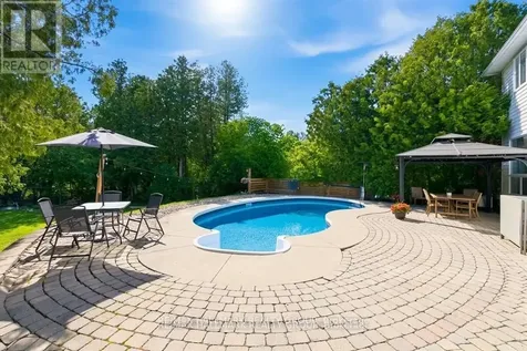 37 Stitt Street Ottawa ON K2S 0R5
