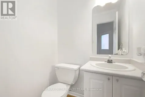 1131 Falconcrest Court Ottawa ON K4A 3Z4