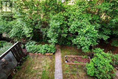 1131 Falconcrest Court Ottawa ON K4A 3Z4
