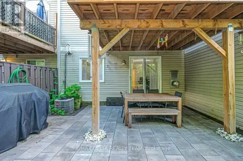 1131 Falconcrest Court Ottawa ON K4A 3Z4