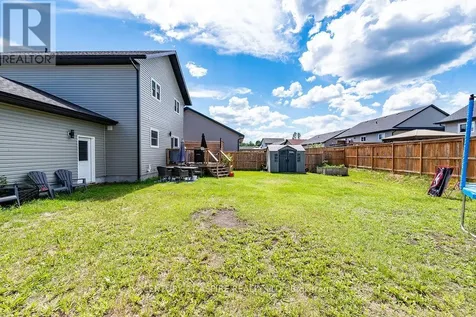 6 Zachary Street Petawawa ON K8H 0G5