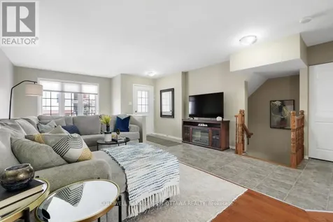348 Wiffen Private Ottawa ON K2H 1G4
