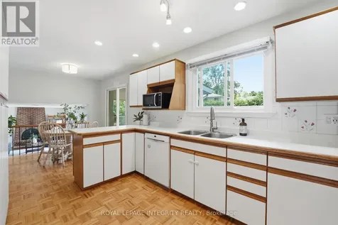 6 Woodview Crescent Ottawa ON K1B 3A9