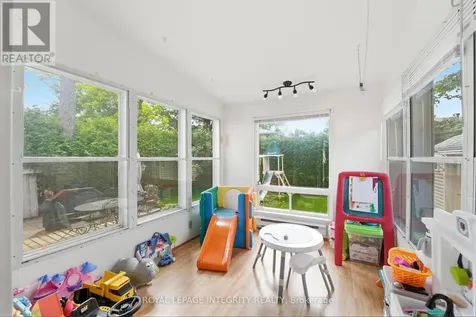 6 Woodview Crescent Ottawa ON K1B 3A9