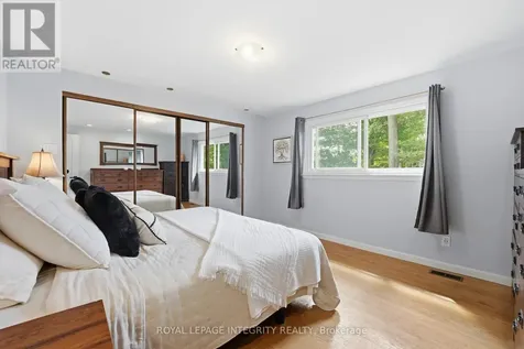 6 Woodview Crescent Ottawa ON K1B 3A9