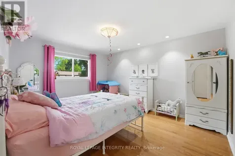 6 Woodview Crescent Ottawa ON K1B 3A9