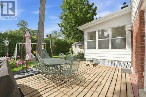 6 Woodview Crescent Ottawa ON K1B 3A9