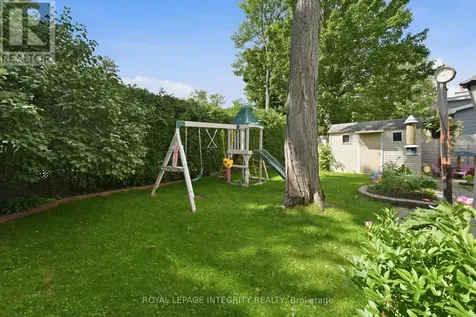 6 Woodview Crescent Ottawa ON K1B 3A9